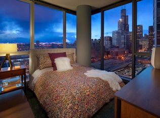 950 N Clark St #26D, Chicago, IL 60610