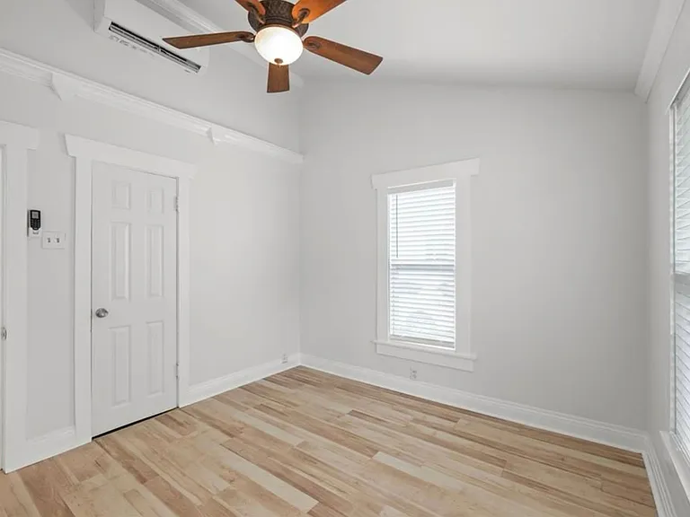 3011 N Ola Ave — Photo 9
