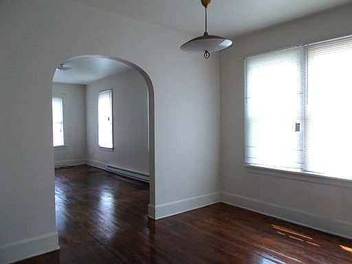 2nd image of 2816 Walnut St #1