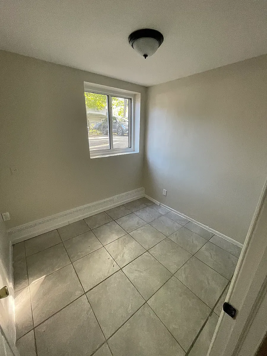 Building Photo - 342 Roseville Ave #2A