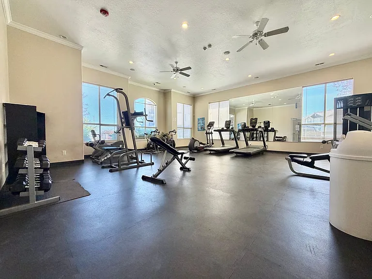6353 W Passenger Ln — Photo 24