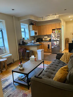 Rented by Chartwell Manhattan Realty | media 2