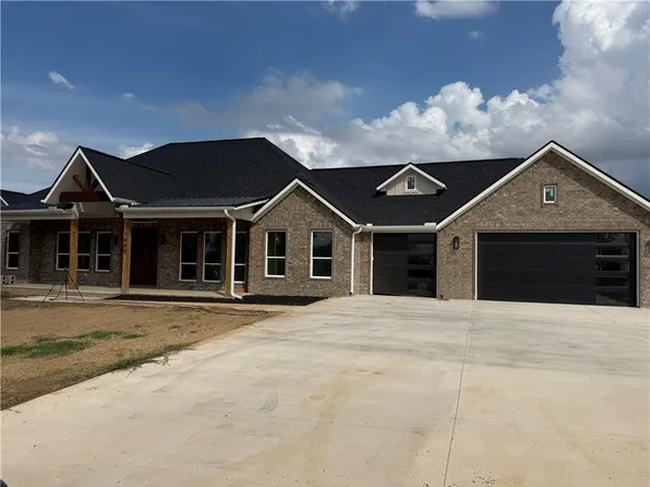 1640 NW Digby Dr, Gentry, AR 72734