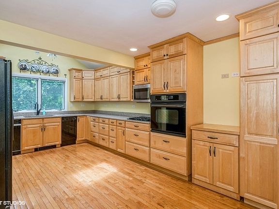 3rd image of 1506 Park St