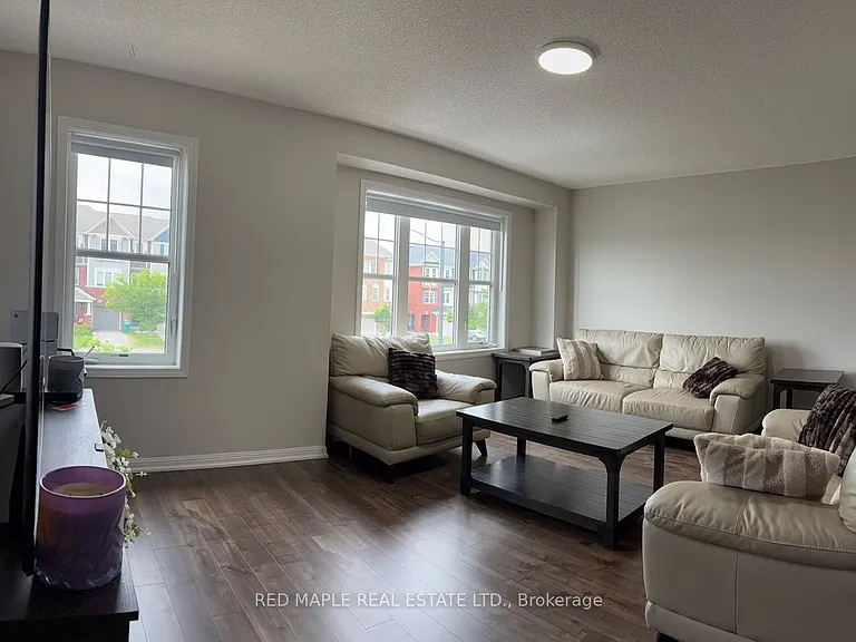 3 Vanhorne Close — Photo 9