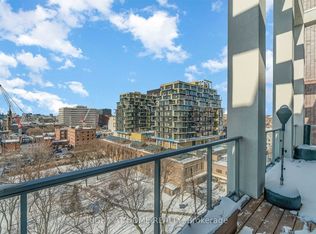 39 Brant St #PENTHOUSE 1022, Toronto, ON M5V 0M8