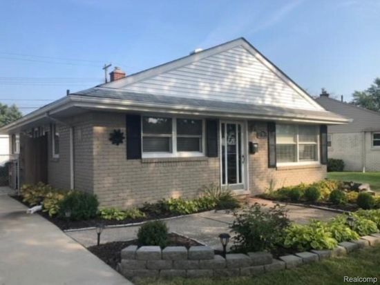 18305 Hinton St, Riverview, MI 48193