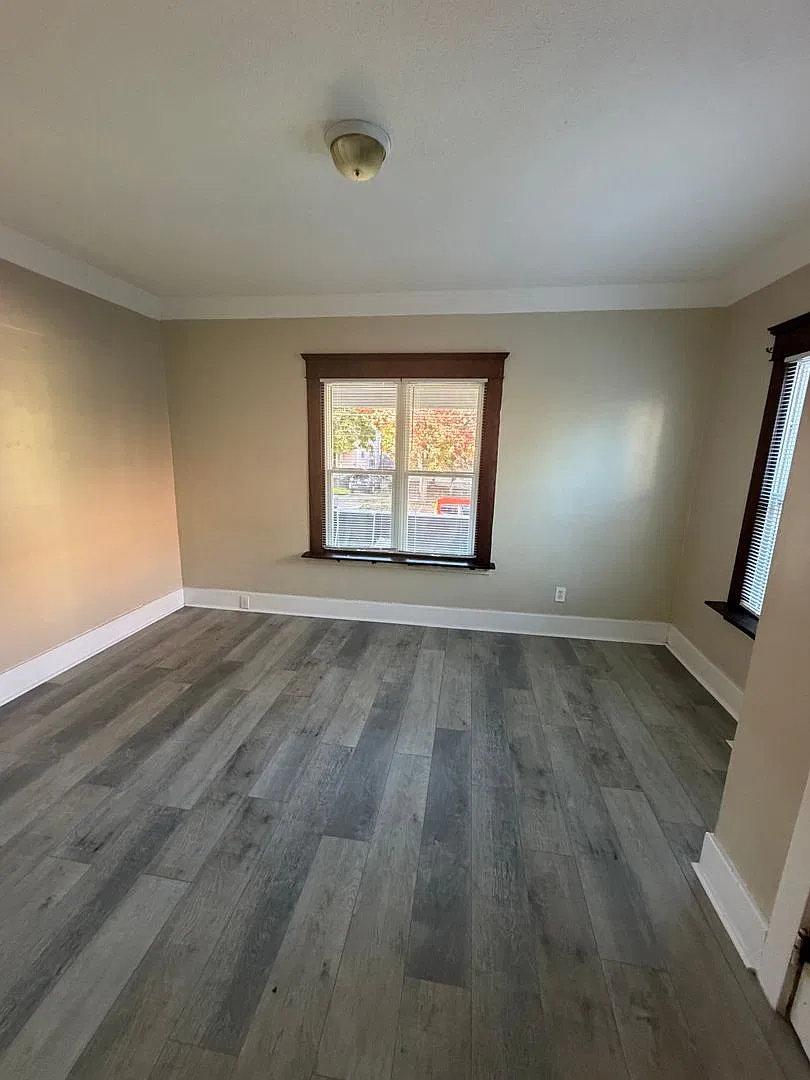 513 Hillsdale — Photo 2