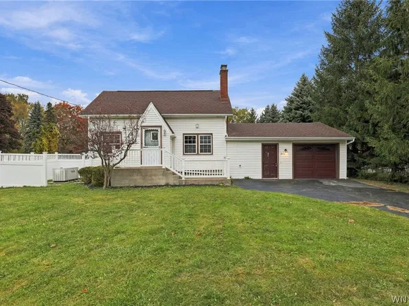 1494 Como Park Blvd, Depew, NY 14043