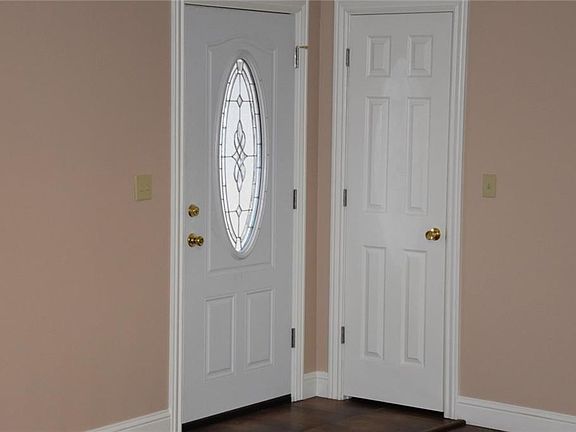 3rd image of 603 E Pridemore Dr