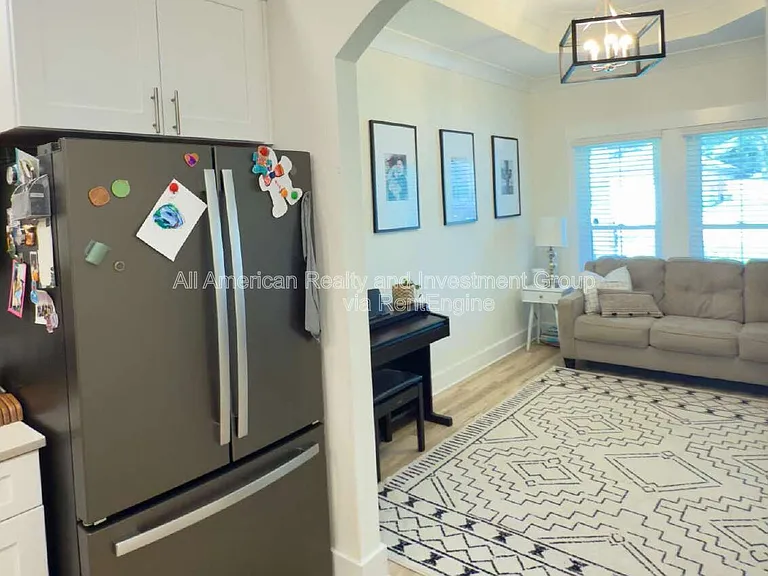 1405 Hickory St — Photo 4