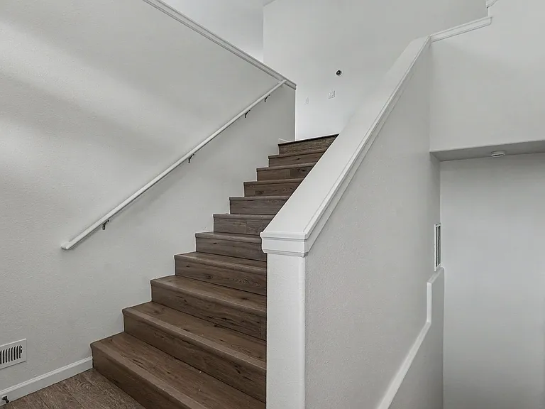 2495 Benjamin Ave NW — Photo 43