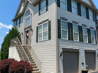 310 Harvest Field Ln, York, PA 17403