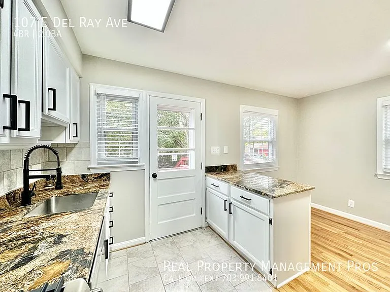 107 E Del Ray Ave — Photo 3