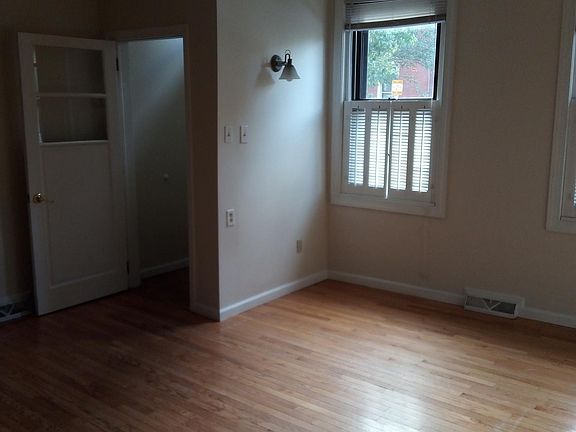 Living Room - 1