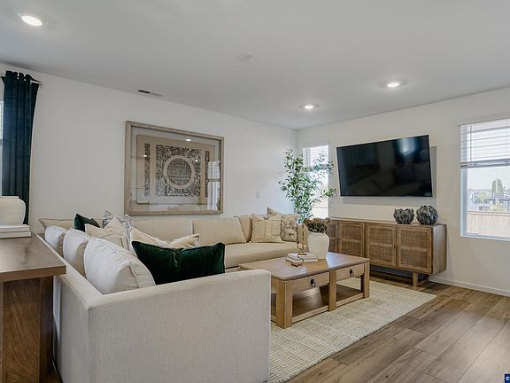 5th image of 531 Spring Ave