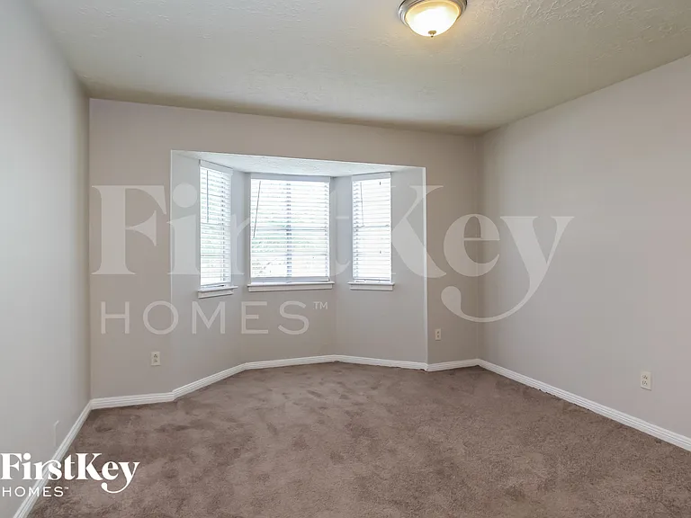 24106 Creekview Dr — Photo 14