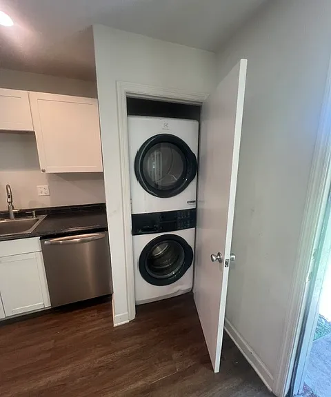 Memminger Avenue - 1631 A — Photo 5