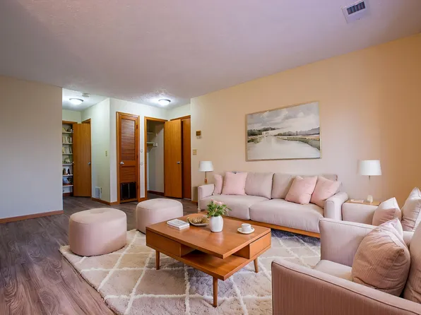 119 N 37th St #102, Omaha, NE 68131