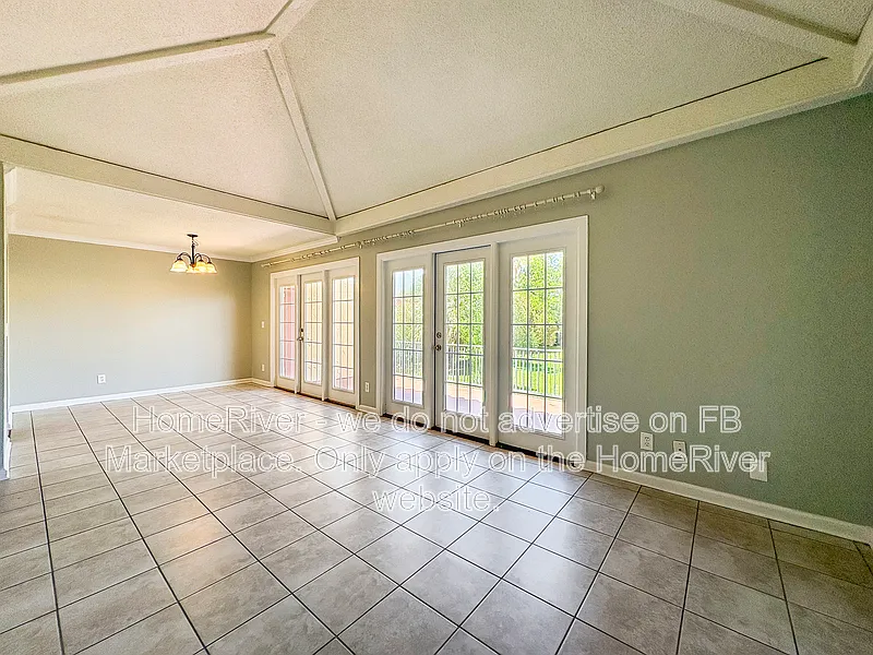 2 bed, 1.0 bath, 970 sqft, $1,095 — Photo 3