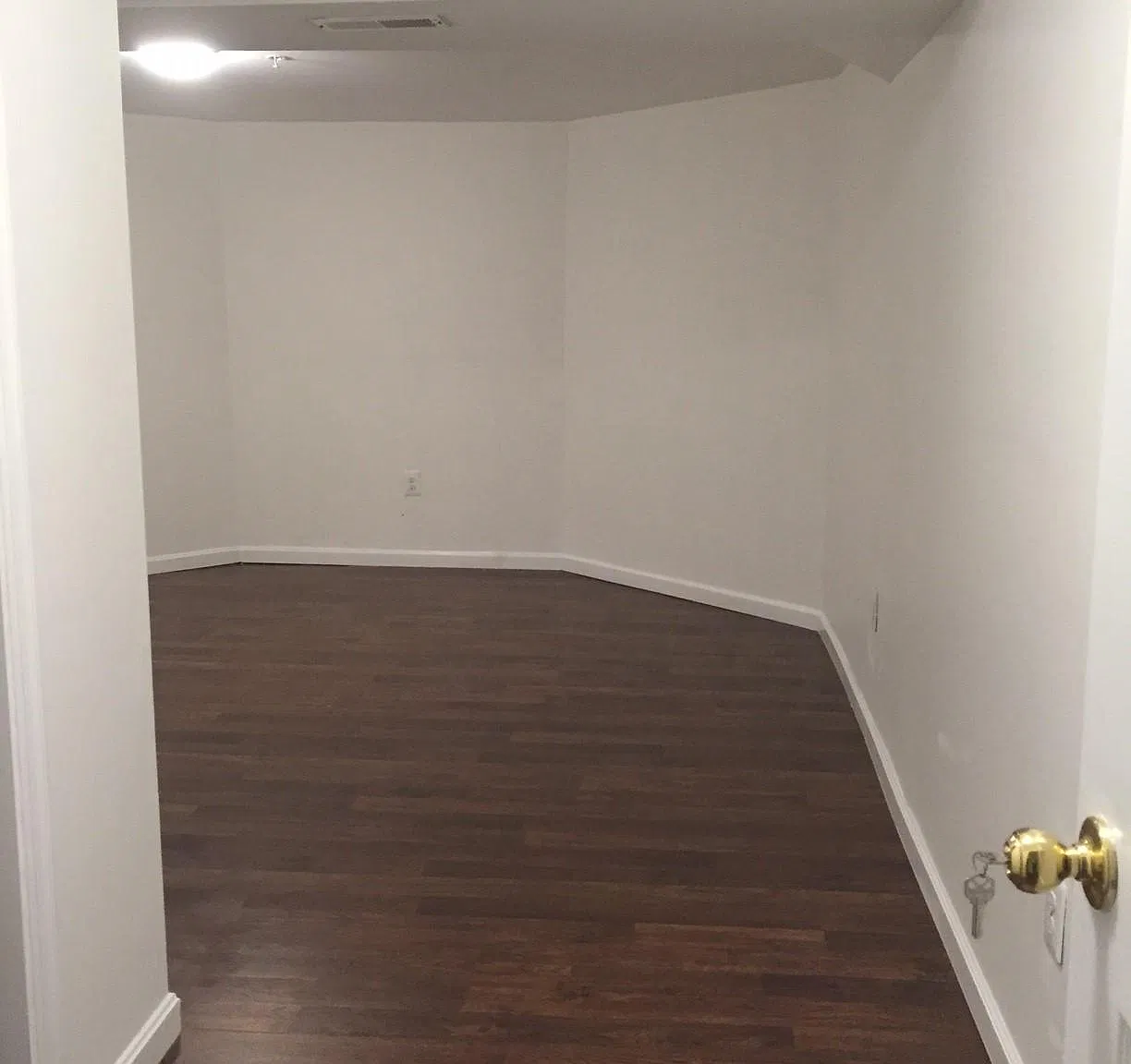 2 bed, 1100 sqft, $1,900 — Photo 1