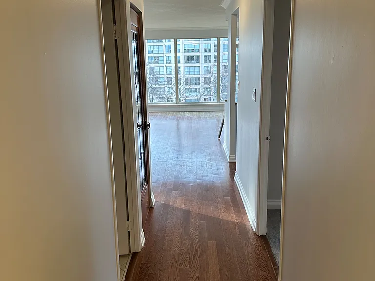 2261 Lake Shore Blvd W #519 — Photo 4