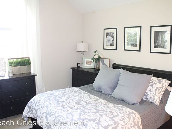 2nd image of 645 Pacific Ave Unit 412