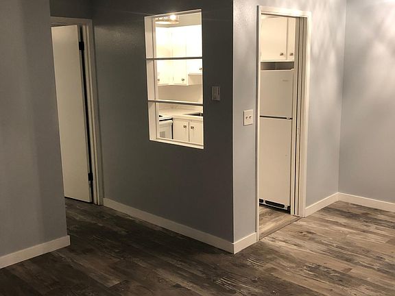 4th image of 2322 N 134th St #4