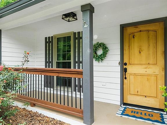 4th image of 330 Monivea Ln