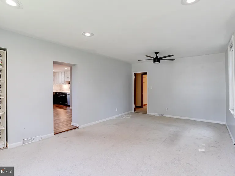905 Regester Ave — Photo 13