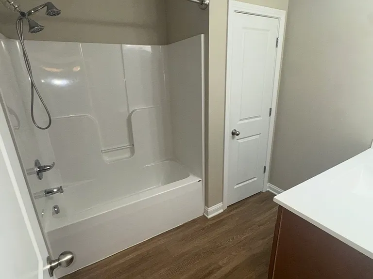 114 Stephen Dr — Photo 33