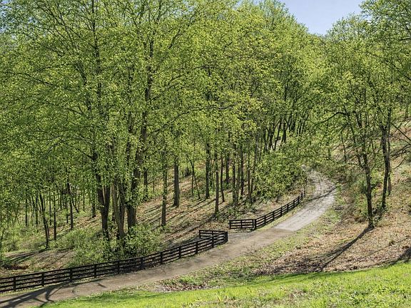 3rd image of 2183 S Berrys Chapel Rd