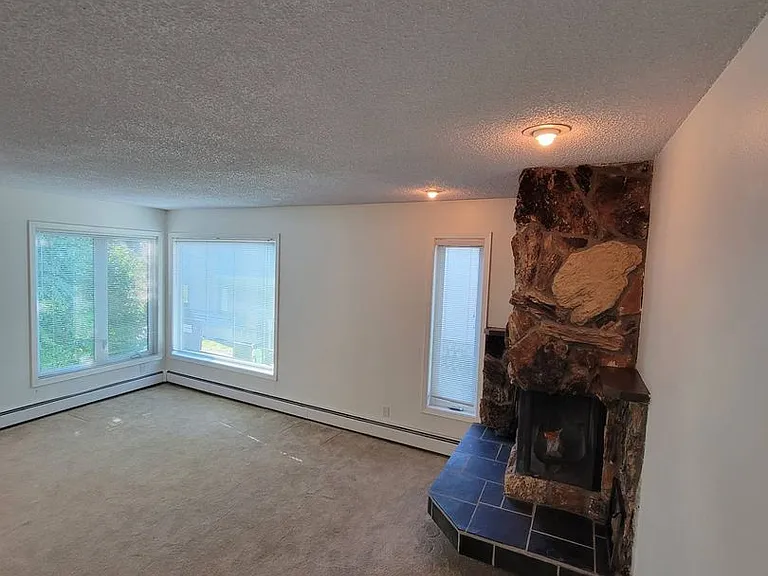 705 N St — Photo 3