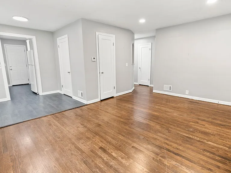 4841 Pierce St — Photo 11