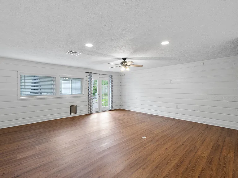1222 Haines Dr — Photo 18