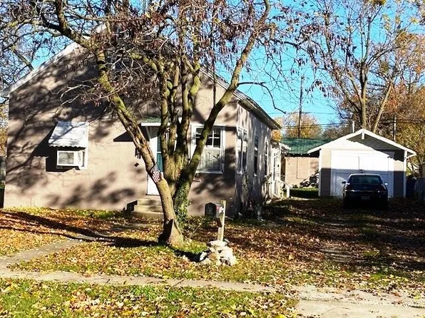 115 E Saint Louis Street, Aurora, MO 65605