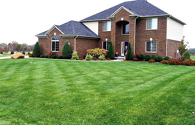 1st image of 5585 Lakeview Dr