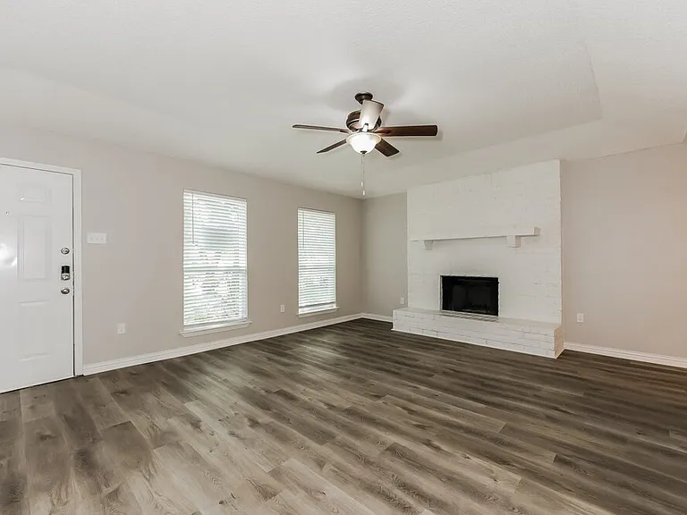 6003 Cool Springs Dr — Photo 3