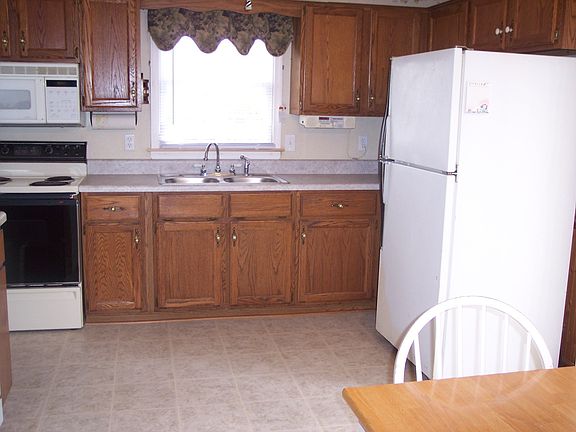 3rd image of 13709 Willowynde Ct