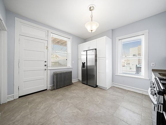 3rd image of 5538 W Van Buren St #1