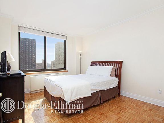 3rd image of 400 E 90th St APT 19A