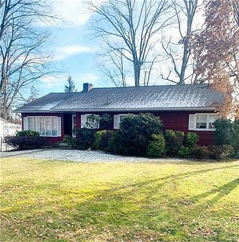 1st image of 2420 Woodridge Ter