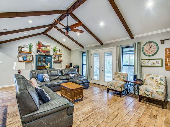 3_9008-sirocka-dr-benbrook-tx-MLS-3.jpg