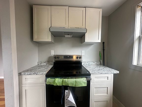 3rd image of 14 Westcott St #2A