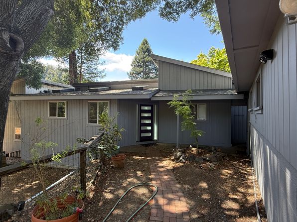 2 Scott St