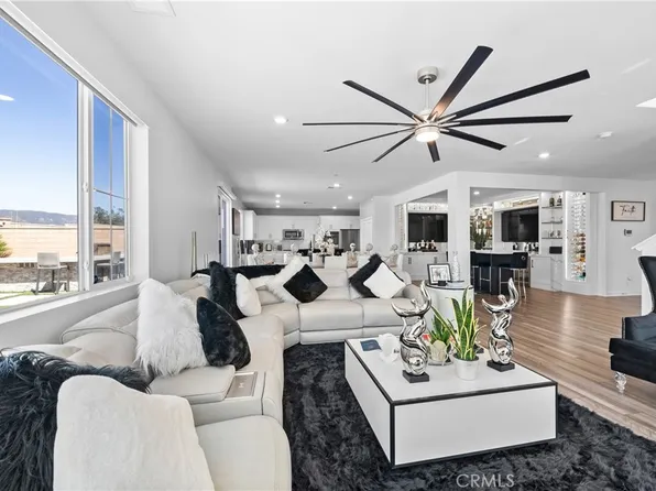 4930 Boston Ivy St, Fontana, CA 92336