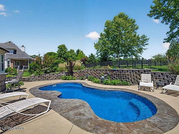3rd image of 7709 Hall Farm Dr