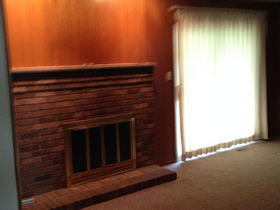 4th image of 104 Barberry Dr