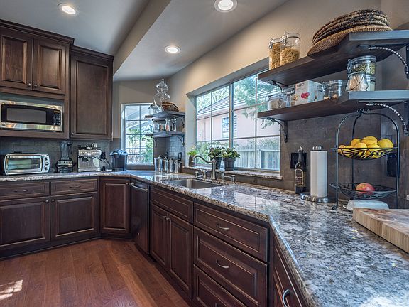 2nd image of 2053 Shelby Cir
