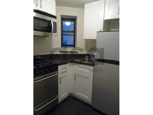 Rented by DSA Realty | media 19
